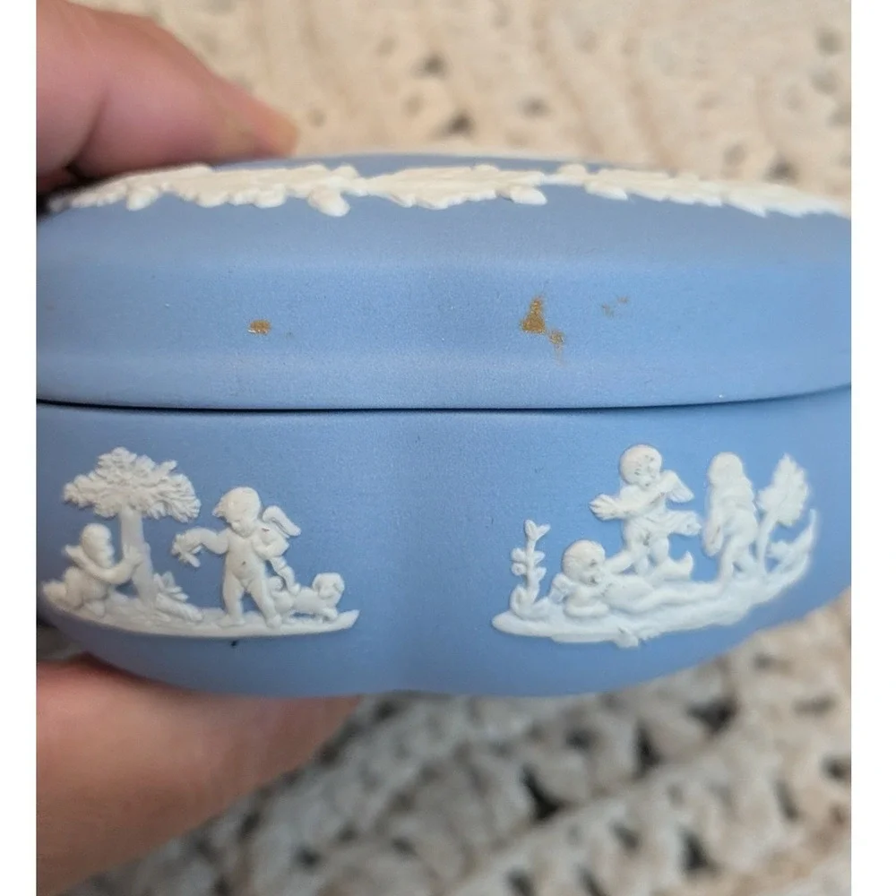 Wedgwood Blue Jasperware Scalloped Trinket Box Neoclassical Chariot England